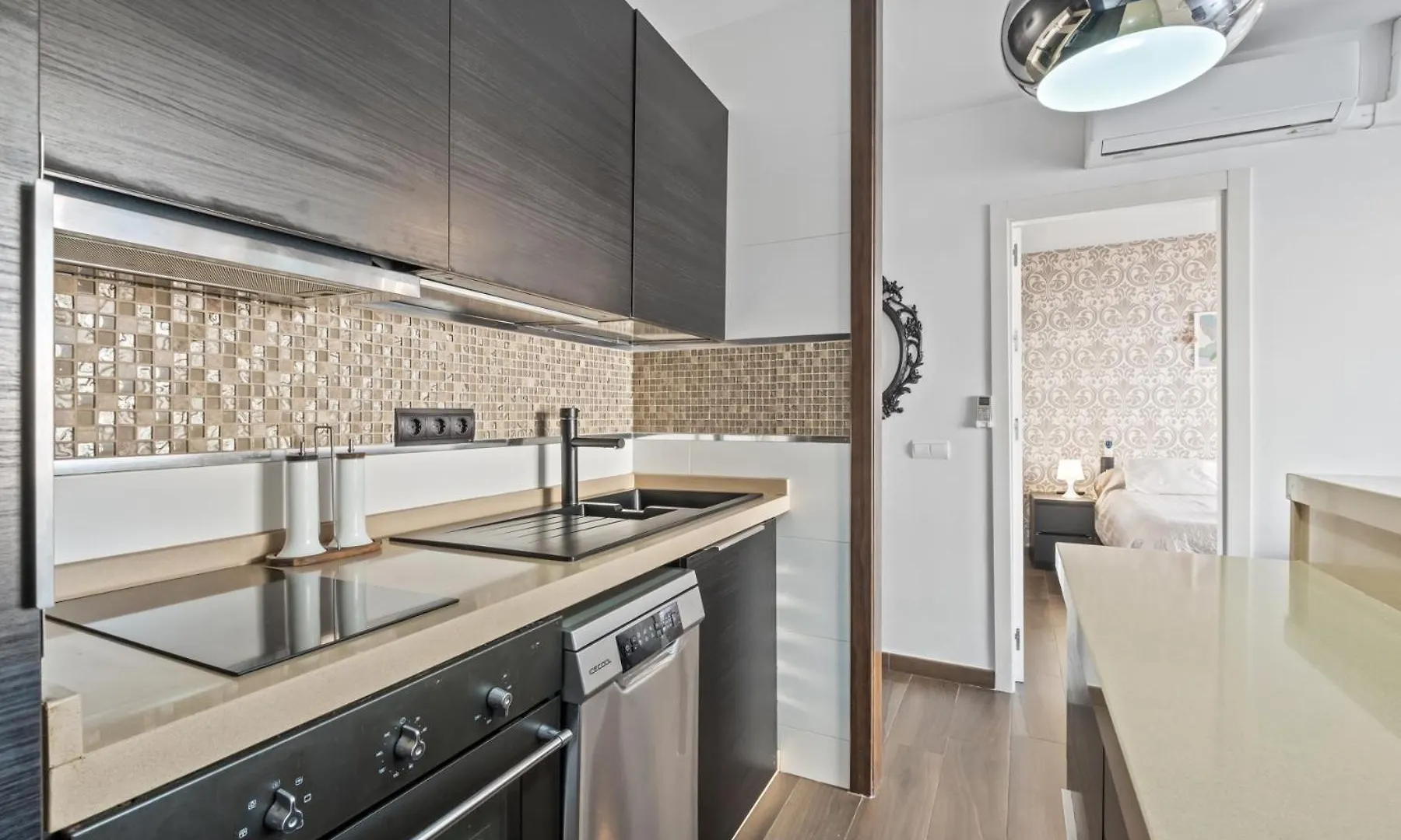 Modern Apartment Next To La Malagueta Beach Málaga